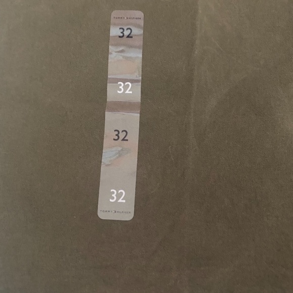 Tommy Hilfiger Belted Shorts - Picture 6 of 9